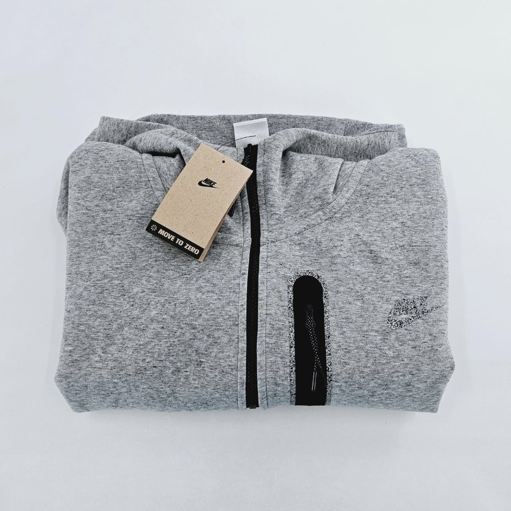 Nike Sportswear Tech Fleece Hoodie - Picture 4 of 10